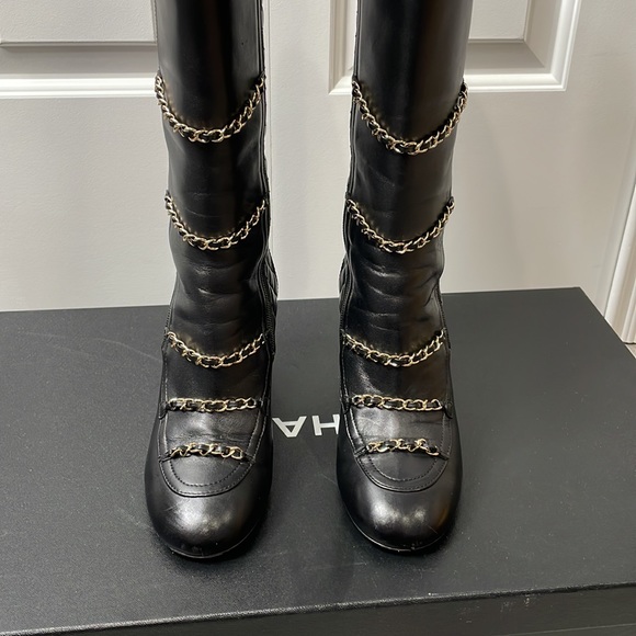 CHANEL Knee High Chain Boots Black size 38.5 - Picture 5 of 11